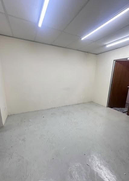 Golden Wall Flatted Factory, 2 Jalan Rajah, Balestier / Toa Payoh, 180 sqft, Light Industrial (B1) For Rent, by Sharon Kong, 500264234 - Interior - CommercialGuru.com.sg