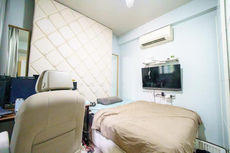 Central Green, 9 Jalan Membina, Alexandra / Commonwealth, 2 Bedrooms, 947 sqft, Condominium For Sale, by JOREEN LIM, 500264235 - Bedroom - PropertyGuru.com.sg