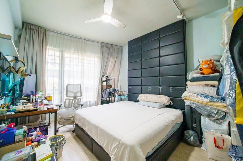 Central Green, 9 Jalan Membina, Alexandra / Commonwealth, 2 Bedrooms, 947 sqft, Condominium For Sale, by JOREEN LIM, 500264235 - Bedroom - PropertyGuru.com.sg