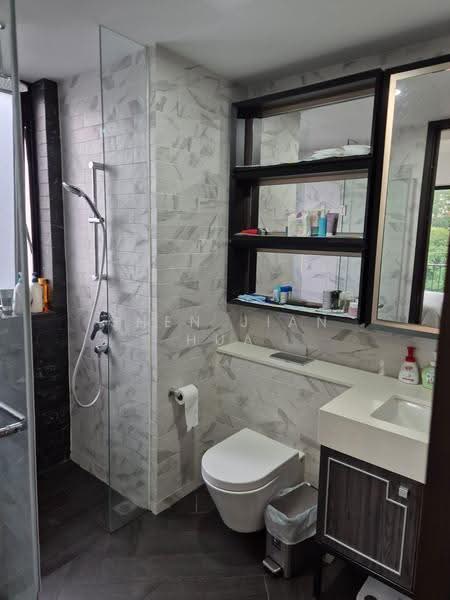 Mayfair Gardens, 16 Rifle Range Road, Clementi Park / Upper Bukit Timah, 2 Bedrooms, 753 sqft, Condominium For Sale, by Shen Jian Hua, 500264249 - Bathroom - PropertyGuru.com.sg