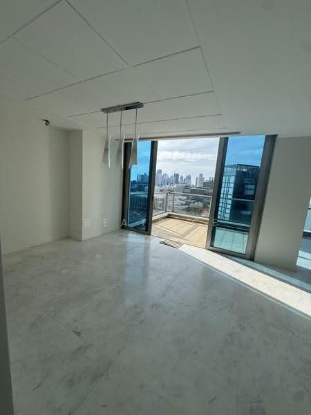 Cairnhill Crest, 2 Cairnhill Circle, Orchard / River Valley, 4 Bedrooms, 2,711 sqft, Condominium For Sale, by Beatrice Bay, 500264263 - Dining room - PropertyGuru.com.sg