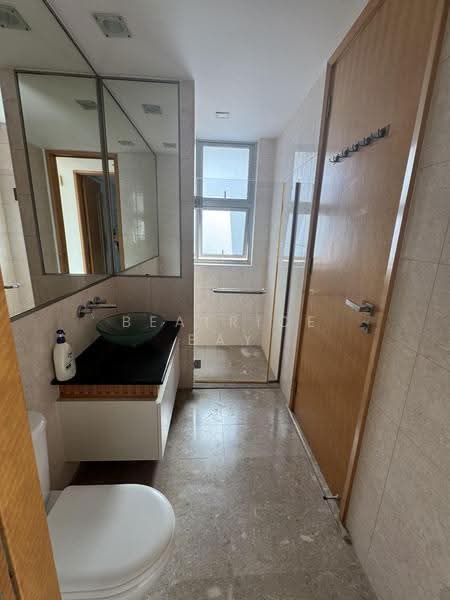 Cairnhill Crest, 2 Cairnhill Circle, Orchard / River Valley, 4 Bedrooms, 2,711 sqft, Condominium For Sale, by Beatrice Bay, 500264263 - Bathroom - PropertyGuru.com.sg