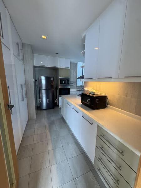 Cairnhill Crest, 2 Cairnhill Circle, Orchard / River Valley, 4 Bedrooms, 2,711 sqft, Condominium For Sale, by Beatrice Bay, 500264263 - Kitchen - PropertyGuru.com.sg