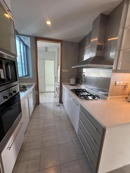Cairnhill Crest, 2 Cairnhill Circle, Orchard / River Valley, 4 Bedrooms, 2,711 sqft, Condominium For Sale, by Beatrice Bay, 500264263 - Kitchen - PropertyGuru.com.sg