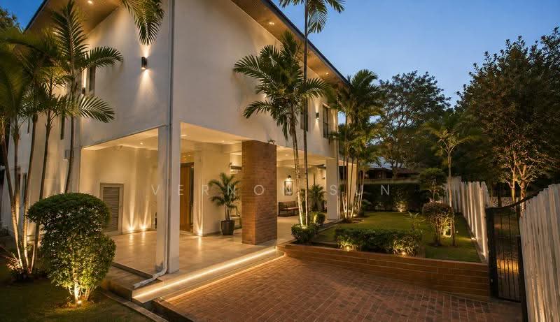 Sunset Way, Sunset Way, Buona Vista / West Coast / Clementi New Town, 5 Bedrooms, 4,200 sqft, Bungalow House For Sale, by Vernon Sun, 500264265 - Exterior - PropertyGuru.com.sg