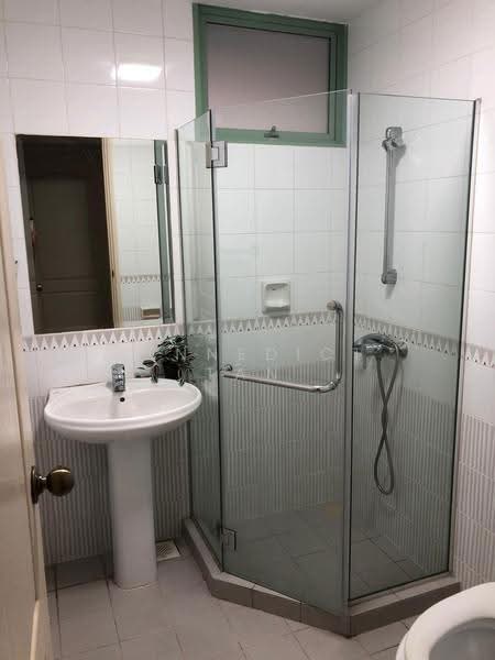 Tiara, 1 Kim Seng Walk, Orchard / River Valley, Room Rental, 150 sqft, Apartment For Rent, by Bennedict Tan, 500264267 - Bathroom - PropertyGuru.com.sg
