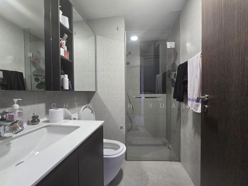 iNz Residence, 76 Choa Chu Kang Avenue 5, Dairy Farm / Bukit Panjang / Choa Chu Kang, 4 Bedrooms, 1,184 sqft, Condominium For Sale, by Chew Lih Yuan, 500264268 - Bathroom - PropertyGuru.com.sg