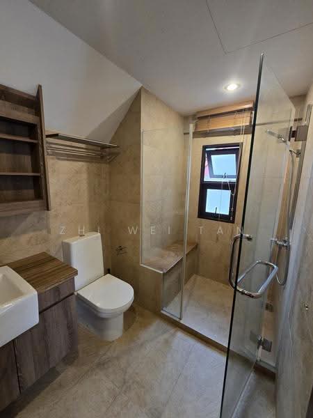 Eleven @ Holland, 11 Holland Link, Tanglin / Holland / Bukit Timah, 5 Bedrooms, 3,735 sqft, Cluster House For Sale, by Zhi Wei Tan, 500264278 - Bathroom - PropertyGuru.com.sg