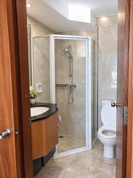Burlington Square, 175 Bencoolen Street, Beach Road / Bugis / Rochor, 2 Bedrooms, 872 sqft, Apartment For Sale, by Loo Jia Bin (Jo), 500264282 - PropertyGuru.com.sg