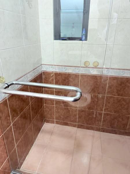 The Anchorage, 370H Alexandra Road, Alexandra / Commonwealth, 3 Bedrooms, 1,830 sqft, Condominium For Rent, by Kelvin Chin, 500264293 - Bathroom - PropertyGuru.com.sg