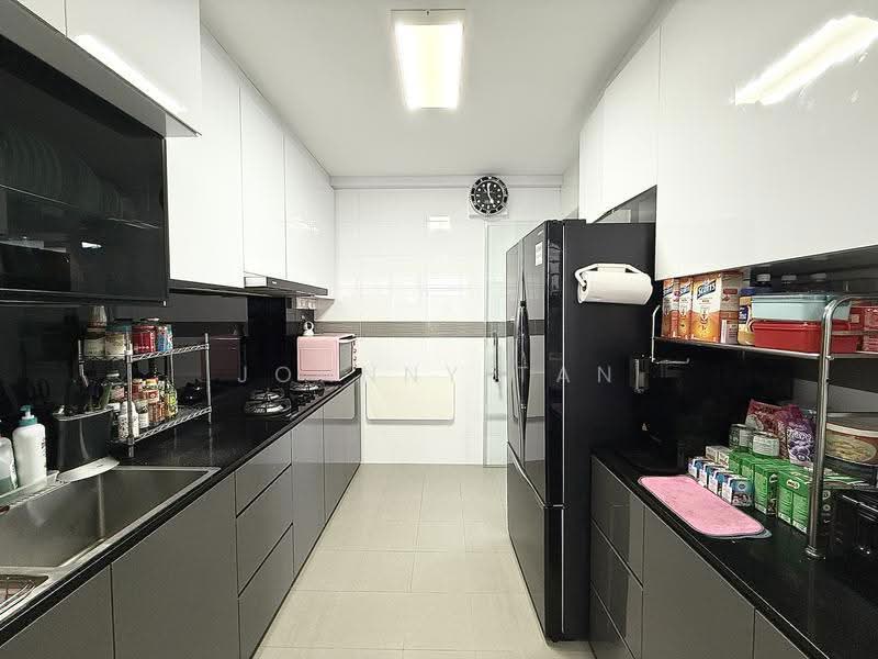 165B Yung Kuang Court, 165B Yung Kuang Road, Boon Lay / Jurong / Tuas, 3 Bedrooms, 1,001 sqft, HDB Flat For Sale, by Johnny Tan, 500264298 - Kitchen - PropertyGuru.com.sg