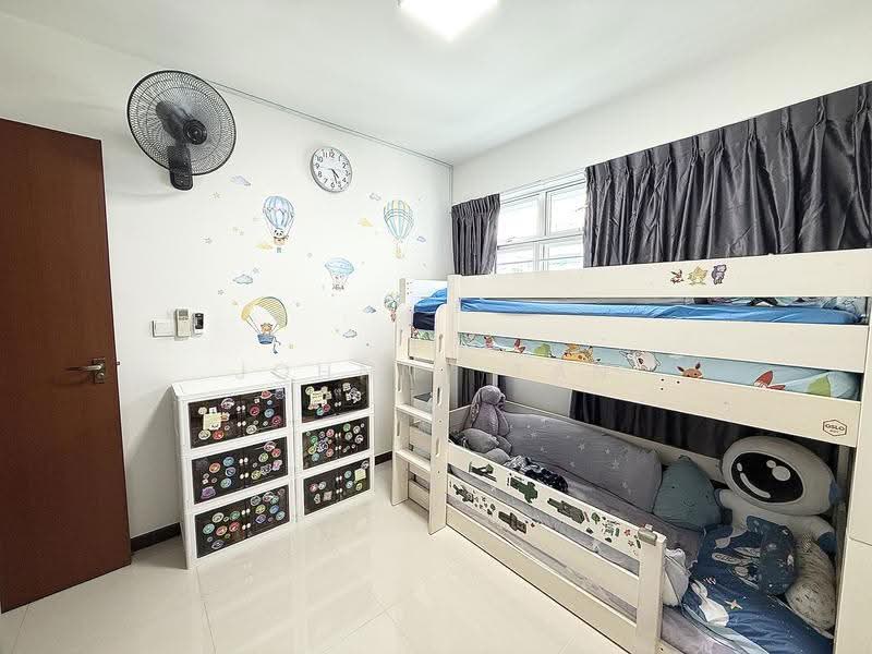 165B Yung Kuang Court, 165B Yung Kuang Road, Boon Lay / Jurong / Tuas, 3 Bedrooms, 1,001 sqft, HDB Flat For Sale, by Johnny Tan, 500264298 - Bedroom - PropertyGuru.com.sg