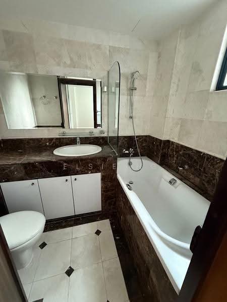 Evelyn Mansions, 20 Evelyn Road, Newton / Novena, 2 Bedrooms, 883 sqft, Apartment For Sale, by Elsie Ng, 500264315 - Master Bathroom - PropertyGuru.com.sg