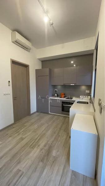 J Gateway, Boon Lay / Jurong / Tuas, 2 Bedrooms, 743 sqft, Condominium For Rent, by Rachel Tan, 500264323 - Kitchen - PropertyGuru.com.sg