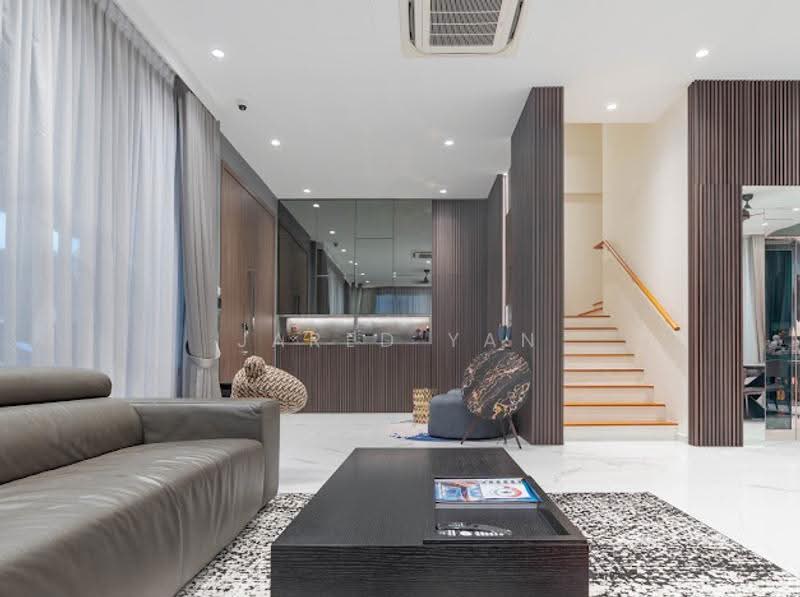 Serangoon Garden Estate, Cooling Close, Hougang / Punggol / Sengkang, 5 Bedrooms, 3,500 sqft, Corner Terrace For Sale, by Jared Yan, 500264324 - Living Room - PropertyGuru.com.sg