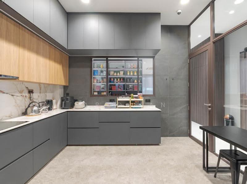 Serangoon Garden Estate, Cooling Close, Hougang / Punggol / Sengkang, 5 Bedrooms, 3,500 sqft, Corner Terrace For Sale, by Jared Yan, 500264324 - Kitchen - PropertyGuru.com.sg