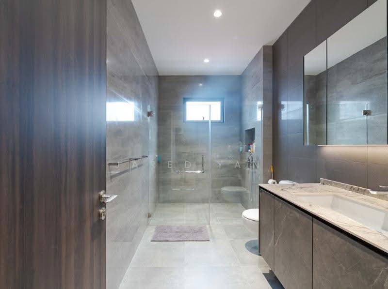 Serangoon Garden Estate, Cooling Close, Hougang / Punggol / Sengkang, 5 Bedrooms, 3,500 sqft, Corner Terrace For Sale, by Jared Yan, 500264324 - Bathroom - PropertyGuru.com.sg