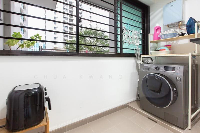 170A Punggol Field, 170A Punggol Field, Hougang / Punggol / Sengkang, 3 Bedrooms, 990 sqft, HDB Flat For Sale, by Chua Kwang Hao, 500264325 - Balcony - PropertyGuru.com.sg