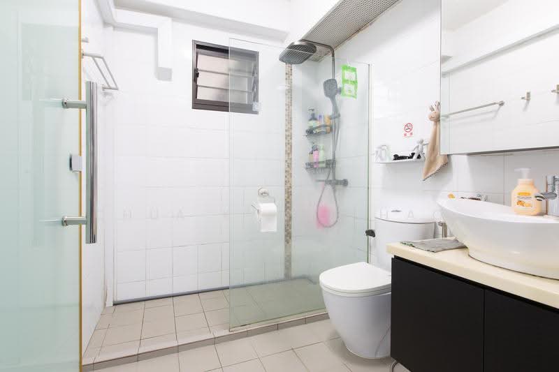 170A Punggol Field, 170A Punggol Field, Hougang / Punggol / Sengkang, 3 Bedrooms, 990 sqft, HDB Flat For Sale, by Chua Kwang Hao, 500264325 - Bathroom - PropertyGuru.com.sg