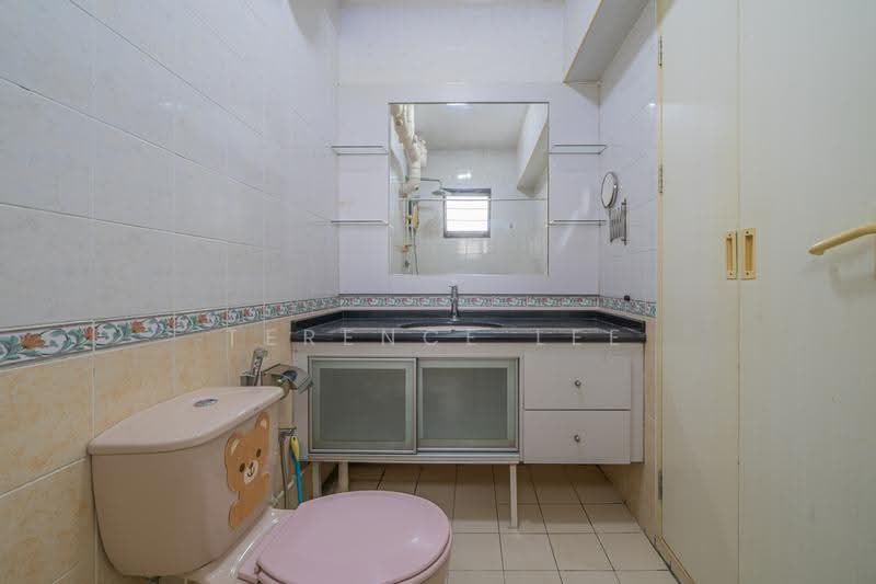 672A Jurong West Street 65, 672A Jurong West Street 65, Boon Lay / Jurong / Tuas, 3 Bedrooms, 1,184 sqft, HDB Flat For Sale, by Terence Lee, 500264333 - Master Bathroom - PropertyGuru.com.sg