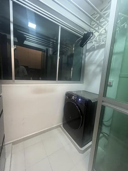 455A Teck Ghee Parkview, 455A Ang Mo Kio Street 44, Ang Mo Kio / Bishan / Thomson, 2 Bedrooms, 732 sqft, HDB Flat For Rent, by George Wang, 500264334 - Balcony - PropertyGuru.com.sg