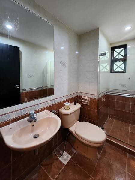 The Anchorage, 370D Alexandra Road, Alexandra / Commonwealth, Room Rental, 180 sqft, Condominium For Rent, by Kelvin Chin, 500264340 - Bathroom - PropertyGuru.com.sg