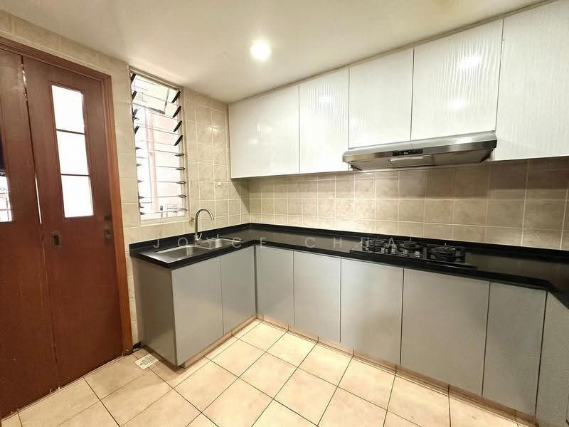 Rivervale Crest, 5 Rivervale Crescent, Hougang / Punggol / Sengkang, 3 Bedrooms, 1,152 sqft, Condominium For Sale, by Joyce Chua, 500264367 - Kitchen - PropertyGuru.com.sg