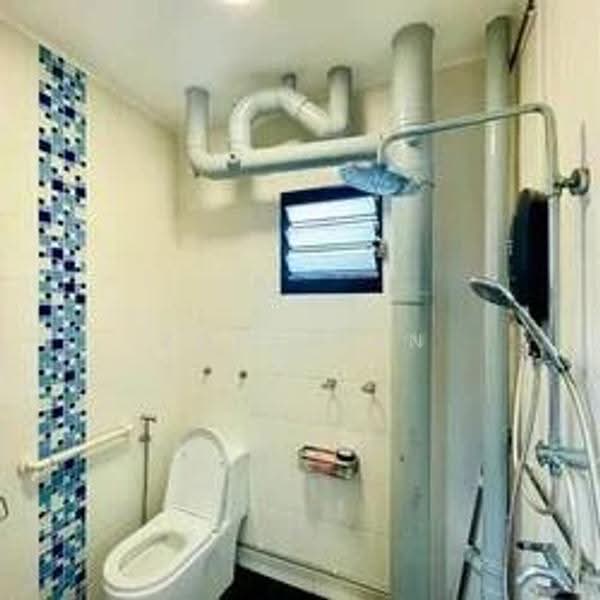 435 Ang Mo Kio Avenue 10, 435 Ang Mo Kio Avenue 10, Ang Mo Kio / Bishan / Thomson, 2 Bedrooms, 721 sqft, HDB Flat For Sale, by Zola Tan, 500264371 - Bathroom - PropertyGuru.com.sg