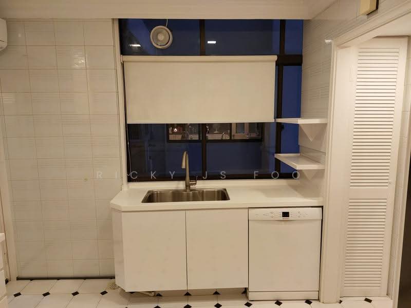 Beverly Hill, 61 Grange Road, Tanglin / Holland / Bukit Timah, 4 Bedrooms, 3,779 sqft, Condominium For Rent, by Ricky JS Foo, 500264375 - Kitchen - PropertyGuru.com.sg