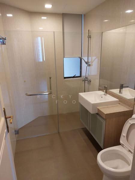 Beverly Hill, 61 Grange Road, Tanglin / Holland / Bukit Timah, 4 Bedrooms, 3,779 sqft, Condominium For Rent, by Ricky JS Foo, 500264375 - Attached Bathroom - PropertyGuru.com.sg