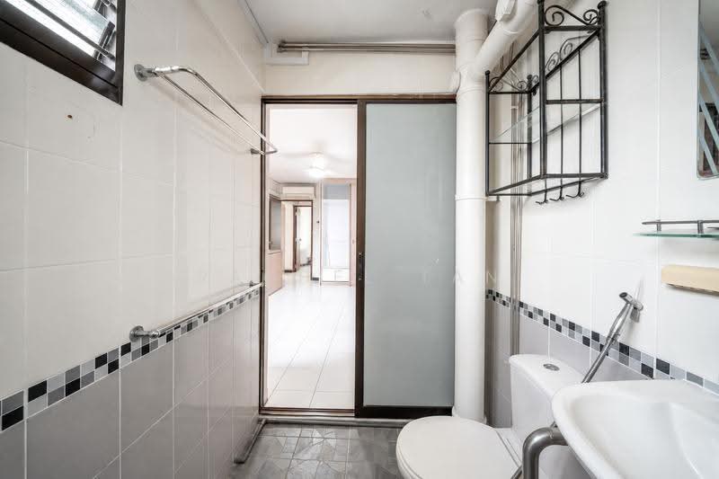105 Bishan Street 12, 105 Bishan Street 12, Ang Mo Kio / Bishan / Thomson, 3 Bedrooms, 104 sqft, HDB Flat For Sale, by Rachel Tan, 500264376 - Bathroom - PropertyGuru.com.sg