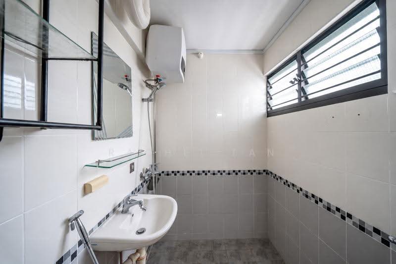 105 Bishan Street 12, 105 Bishan Street 12, Ang Mo Kio / Bishan / Thomson, 3 Bedrooms, 104 sqft, HDB Flat For Sale, by Rachel Tan, 500264376 - Bathroom - PropertyGuru.com.sg