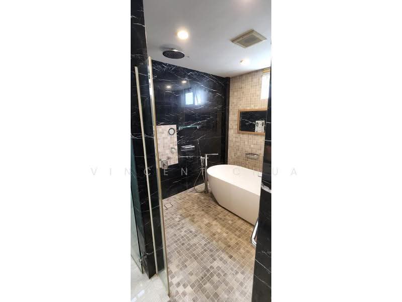 Homes at Eastwood Place, 8 Eastwood Place, Bedok / Upper East Coast, 6 Bedrooms, 5,000 sqft, Corner Terrace For Sale, by Vincent Chua, 500264381 - Bathroom - PropertyGuru.com.sg