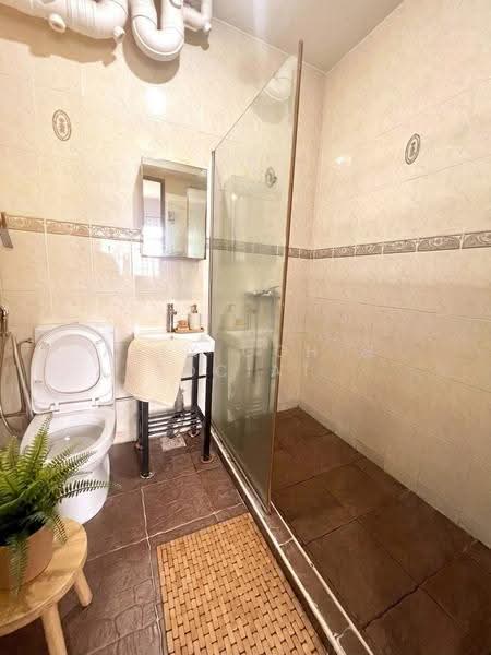 370 Woodlands Avenue 1, 370 Woodlands Avenue 1, Admiralty / Woodlands, 4 Bedrooms, 1,323 sqft, HDB Flat For Sale, by KAYLA LIM, 500264386 - Bathroom - PropertyGuru.com.sg