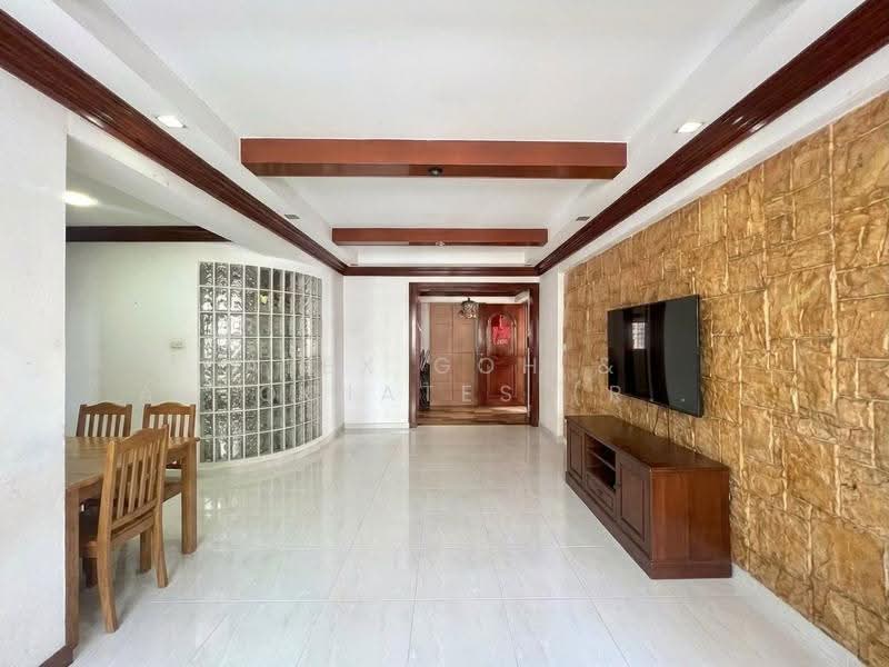 370 Woodlands Avenue 1, 370 Woodlands Avenue 1, Admiralty / Woodlands, 4 Bedrooms, 1,323 sqft, HDB Flat For Sale, by KAYLA LIM, 500264386 - Living Room - PropertyGuru.com.sg