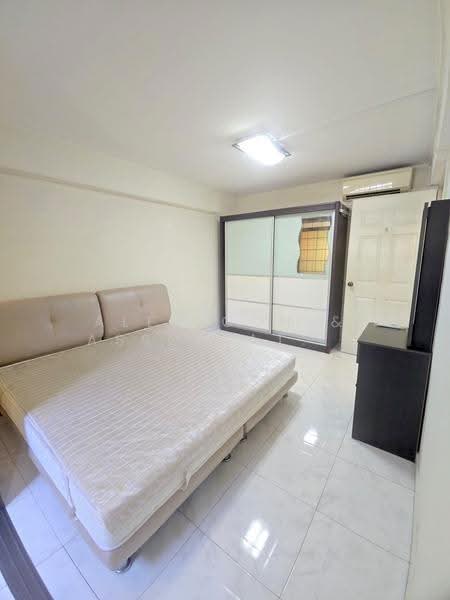 97 Commonwealth Crescent, 97 Commonwealth Crescent, Alexandra / Commonwealth, 2 Bedrooms, 731 sqft, HDB Flat For Sale, by KAYLA LIM, 500264393 - Bedroom - PropertyGuru.com.sg