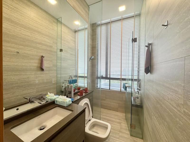 The Crest, 101 Prince Charles Crescent, Alexandra / Commonwealth, 4 Bedrooms, 1,625 sqft, Condominium For Sale, by Stephanie Quek, 500264399 - Bathroom - PropertyGuru.com.sg
