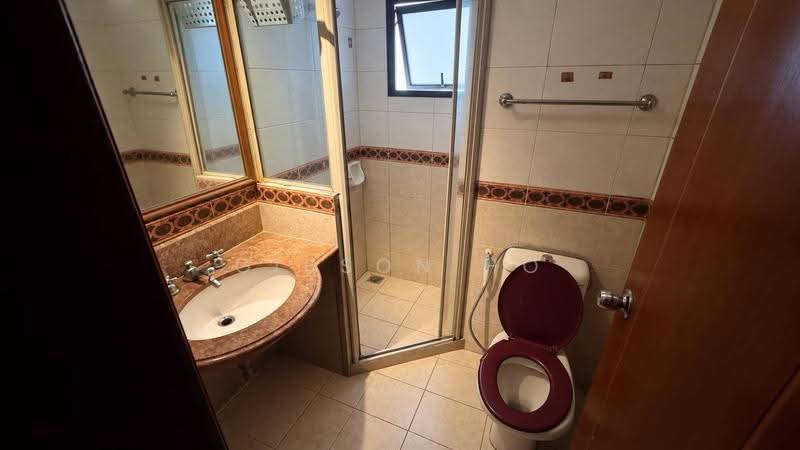 Regentville, 2 Hougang Street 92, Hougang / Punggol / Sengkang, 3 Bedrooms, 1,076 sqft, Condominium For Sale, by Gibson Ho, 500264419 - Bathroom - PropertyGuru.com.sg