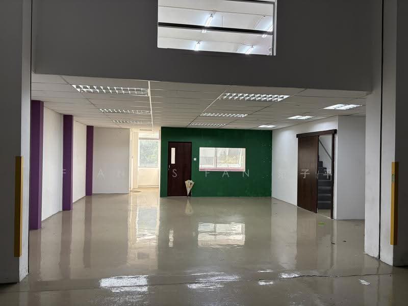 Wcega Plaza, 1 Bukit Batok Crescent, Dairy Farm / Bukit Panjang / Choa Chu Kang, 2,607 sqft, Light Industrial (B1) For Sale, by Francis Fan 范子平, 500264421 - Interior - CommercialGuru.com.sg