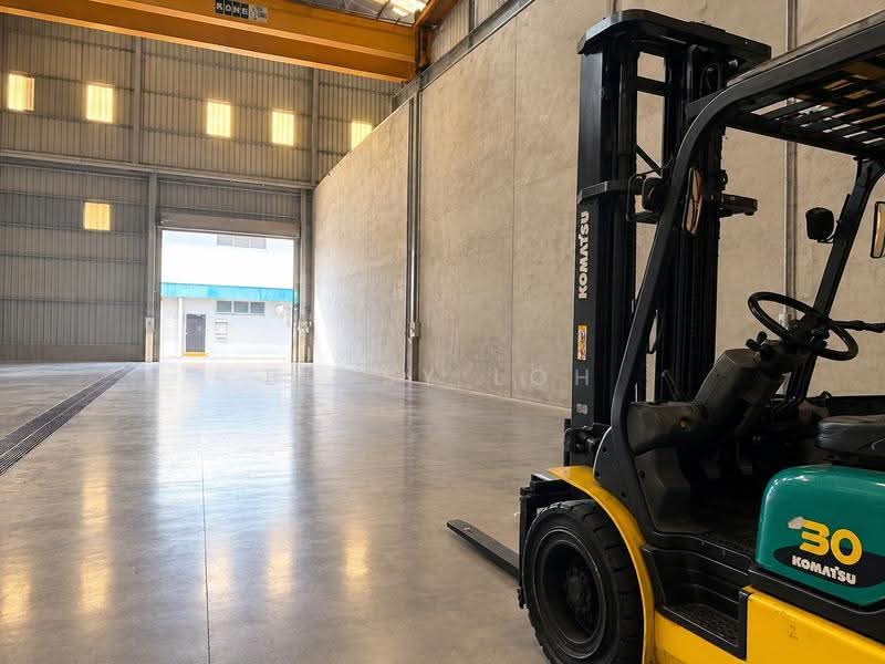Ceiling Height 14m - 15 tonne Overhead Crane, Boon Lay / Jurong / Tuas, 10,000 sqft, Factory / Workshop (B2) For Rent, by Betsy Loh, 500264424 - Interior - CommercialGuru.com.sg