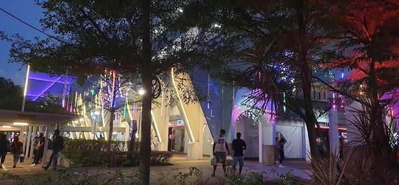 Ground floor high footfall 131 Jurong gateway commercial shop, 131 jurong gateway road, Boon Lay / Jurong / Tuas, 1,184 sqft, Shop / Shophouse For Rent, by Rachel ng, 500264429 - Exterior - CommercialGuru.com.sg