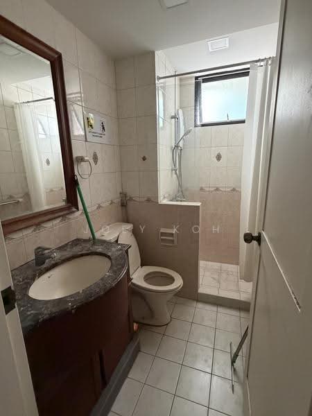 Simei Green Condominium, 11 Simei Street 4, Pasir Ris / Tampines, Room Rental, 200 sqft, Condominium For Rent, by Joey Koh, 500264439 - Bathroom - PropertyGuru.com.sg