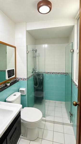The Floravale, 218 Westwood Avenue, Boon Lay / Jurong / Tuas, 5 Bedrooms, 1,227 sqft, Condominium For Sale, by Alexander Au, 500264443 - Bathroom - PropertyGuru.com.sg