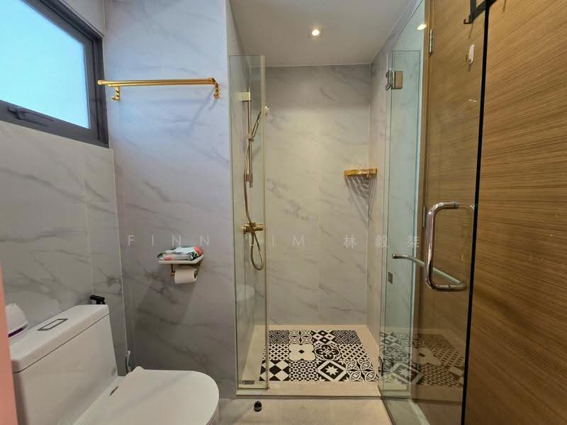 The Shore Residences, 81 Amber Road, East Coast / Marine Parade, 2 Bedrooms, 893 sqft, Condominium For Sale, by Finn Lim 林毅桀, 500264446 - Bathroom - PropertyGuru.com.sg