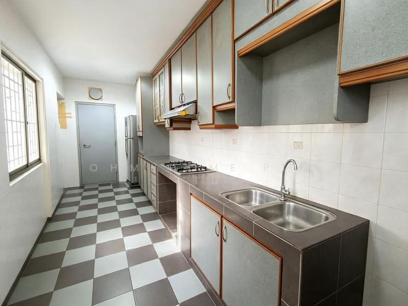 323A Sengkang East Way, 323A Sengkang East Way, Hougang / Punggol / Sengkang, 3 Bedrooms, 1,184 sqft, HDB Flat For Sale, by AARON LIM, 500264464 - Kitchen - PropertyGuru.com.sg