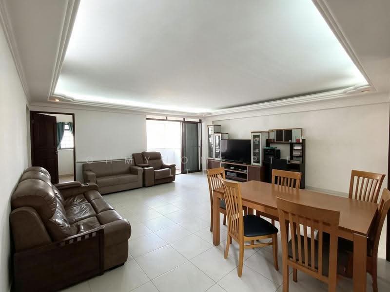 323A Sengkang East Way, 323A Sengkang East Way, Hougang / Punggol / Sengkang, 3 Bedrooms, 1,184 sqft, HDB Flat For Sale, by AARON LIM, 500264464 - Living Room - PropertyGuru.com.sg