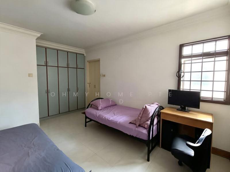 323A Sengkang East Way, 323A Sengkang East Way, Hougang / Punggol / Sengkang, 3 Bedrooms, 1,184 sqft, HDB Flat For Sale, by AARON LIM, 500264464 - Bedroom - PropertyGuru.com.sg
