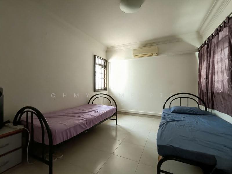 323A Sengkang East Way, 323A Sengkang East Way, Hougang / Punggol / Sengkang, 3 Bedrooms, 1,184 sqft, HDB Flat For Sale, by AARON LIM, 500264464 - Bedroom - PropertyGuru.com.sg