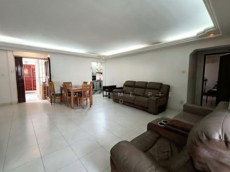 323A Sengkang East Way, 323A Sengkang East Way, Hougang / Punggol / Sengkang, 3 Bedrooms, 1,184 sqft, HDB Flat For Sale, by AARON LIM, 500264464 - Living Room - PropertyGuru.com.sg