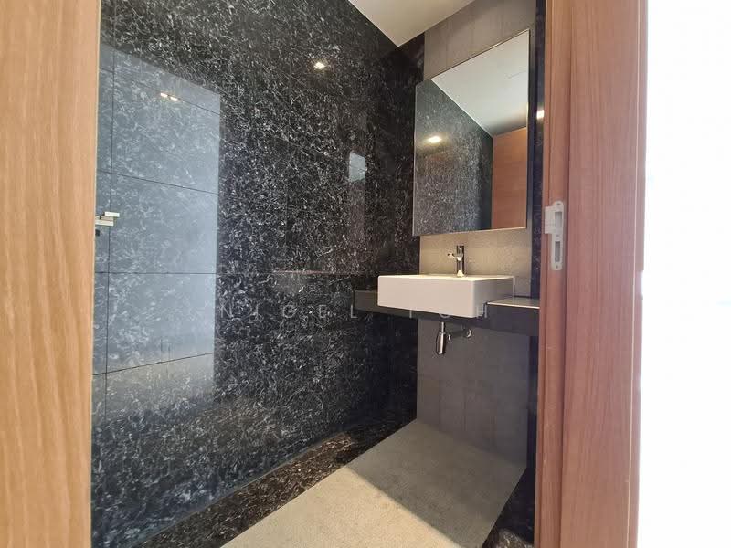 Altez, 16 Enggor Street, Chinatown / Tanjong Pagar, 3 Bedrooms, 1,507 sqft, Condominium For Sale, by Nigel Toh, 500264479 - Bathroom - PropertyGuru.com.sg